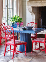 Wave Square Display Table